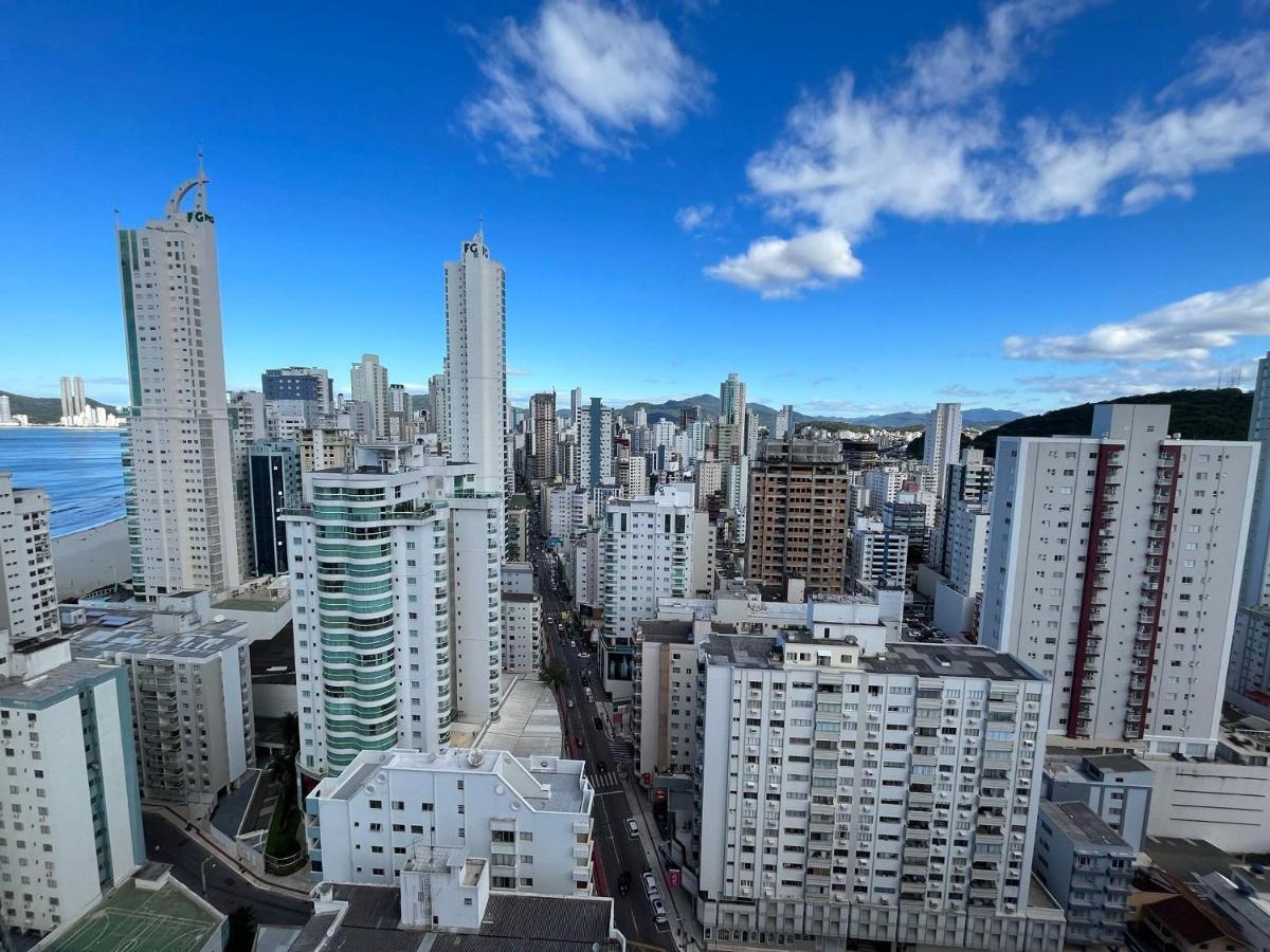 CTW001 - Vista mar e Avenida Brasil, Telas de Proteção, Sacada com Churrasqueira, Garagem Caminhonete, Cozinha Completa e Kit Praia Balneário Camboriú Extérieur photo
