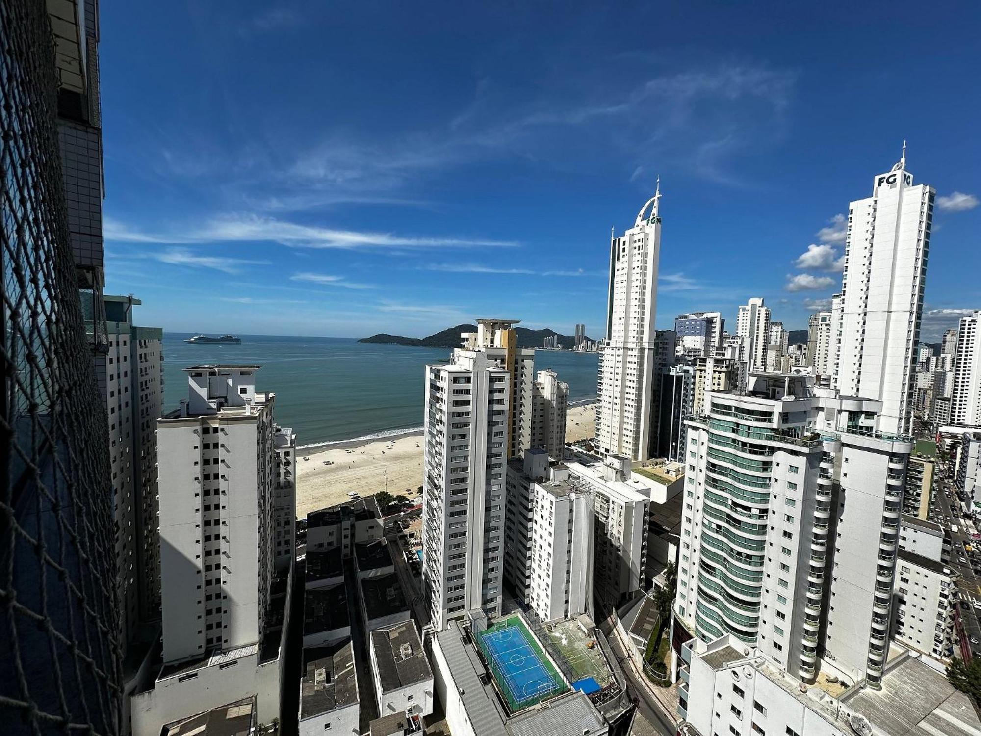 CTW001 - Vista mar e Avenida Brasil, Telas de Proteção, Sacada com Churrasqueira, Garagem Caminhonete, Cozinha Completa e Kit Praia Balneário Camboriú Extérieur photo